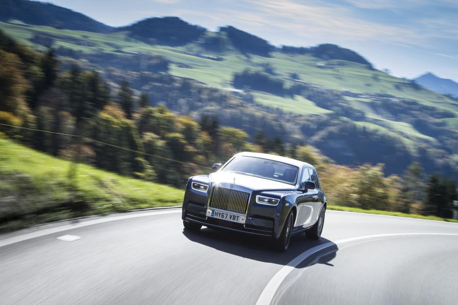  Rolls-Royce Phantom 2017 года  (UK) (фото 4 из 7)